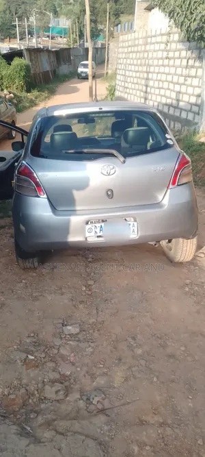 Toyota Yaris 2009 Silver