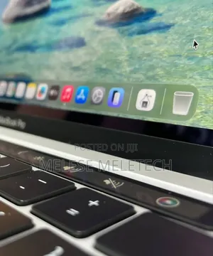 New Laptop Apple MacBook Pro 2020 M1 8GB Apple M1 Pro SSD 512GB