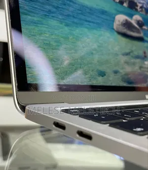 New Laptop Apple MacBook Pro 2020 M1 8GB Apple M1 Pro SSD 512GB