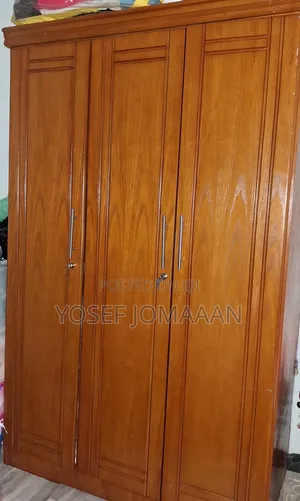 Photo - Closet Used Like New