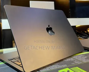 Photo - New Laptop Apple MacBook Air 2023 M2 24GB Intel SSD 1T