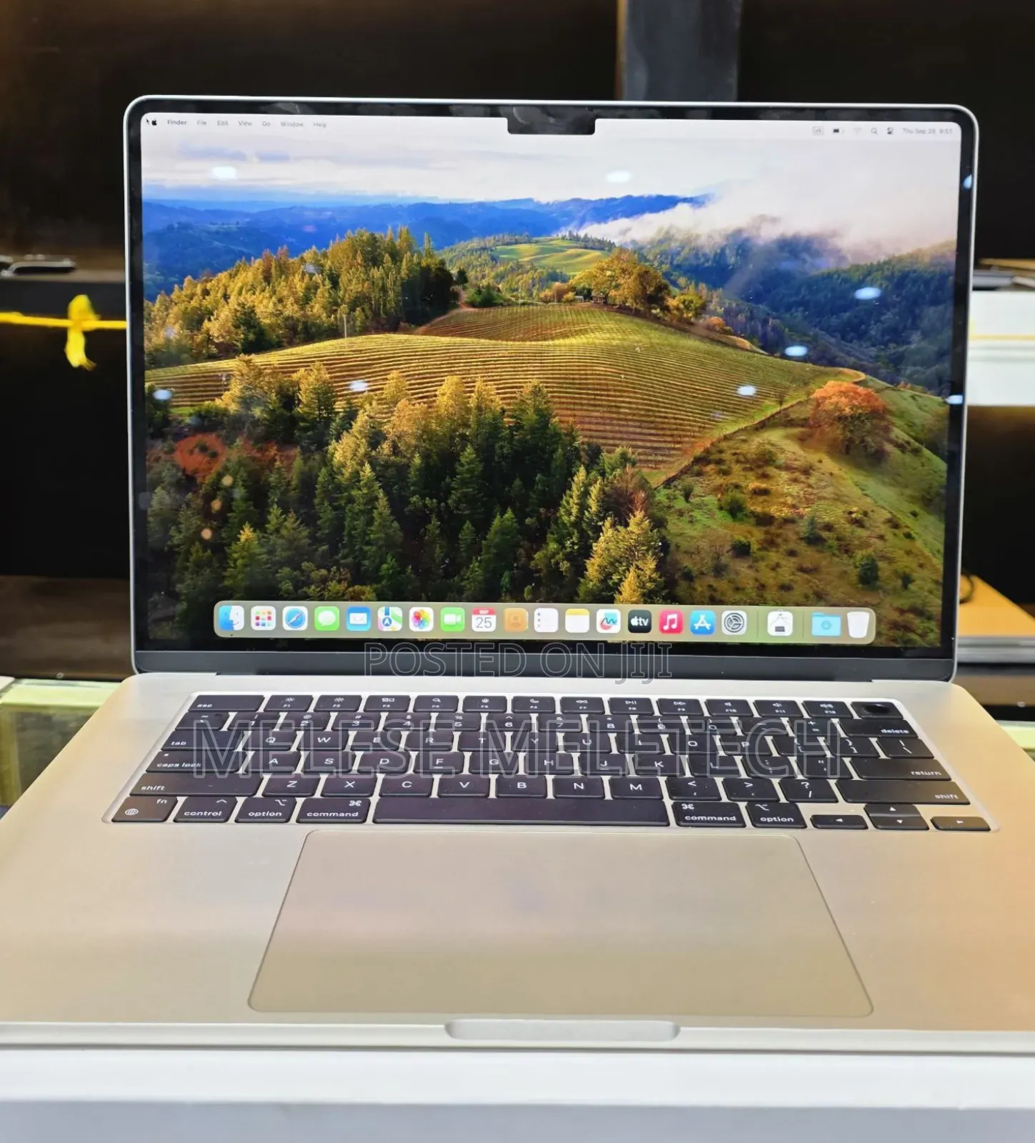 New Laptop Apple MacBook 8GB Apple M3 Pro SSD 256GB