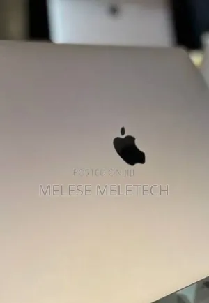 New Laptop Apple MacBook 8GB Apple M3 Pro SSD 256GB