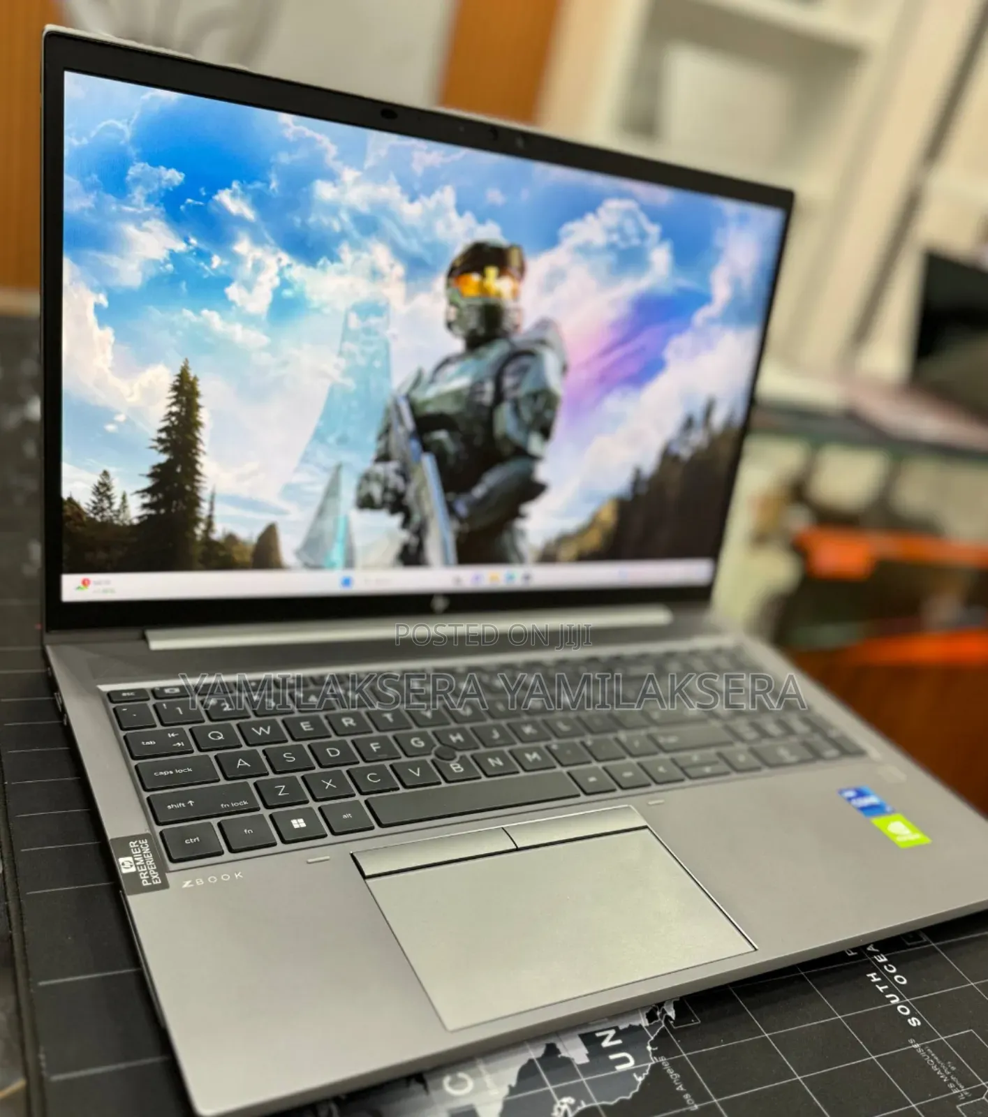 New Laptop HP ZBook Firefly G8 32GB Intel Core I7 SSD 512GB