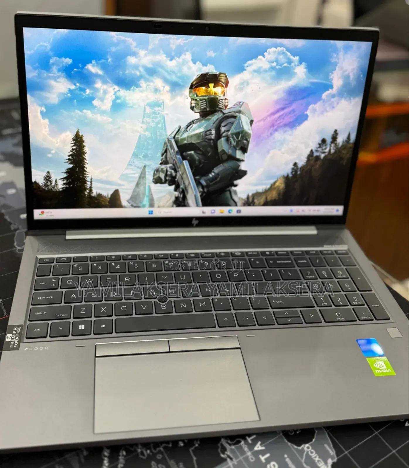 New Laptop HP ZBook Firefly G8 32GB Intel Core I7 SSD 512GB