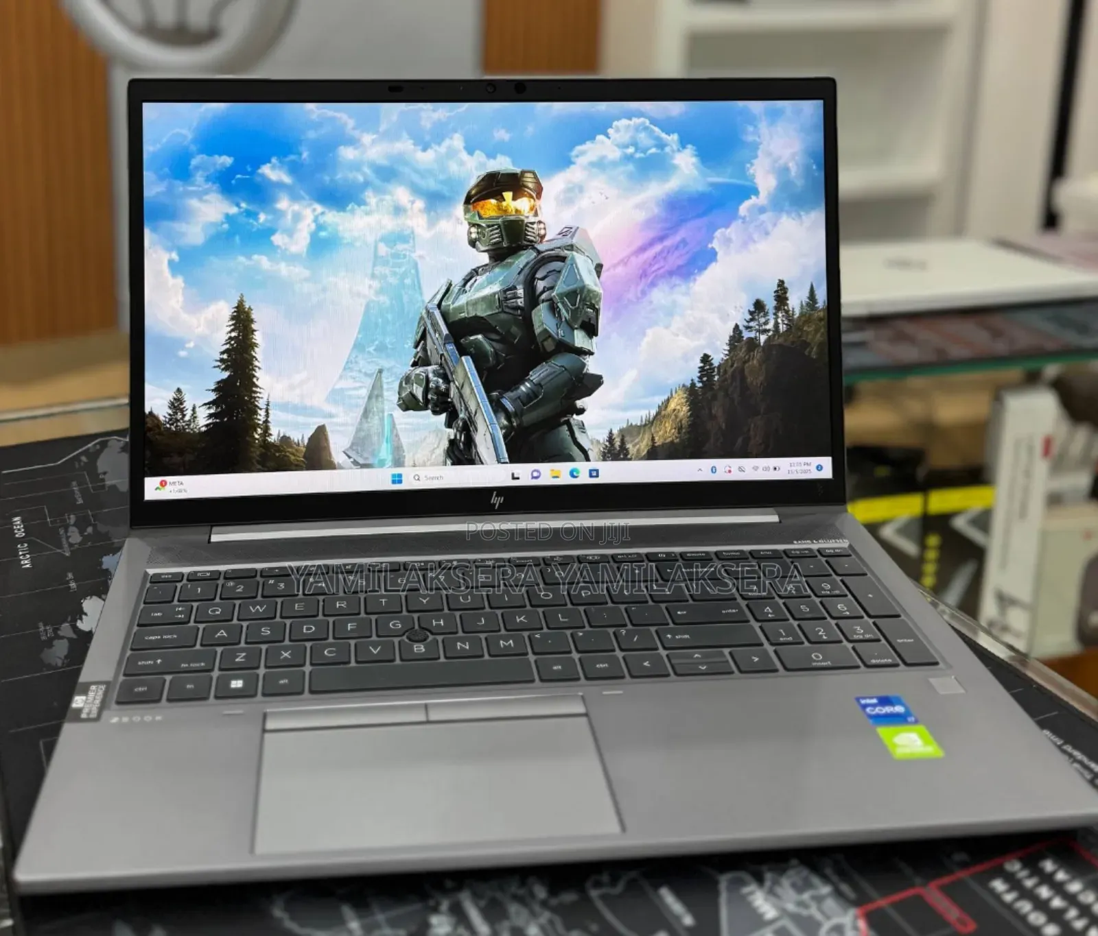 New Laptop HP ZBook Firefly G8 32GB Intel Core I7 SSD 512GB