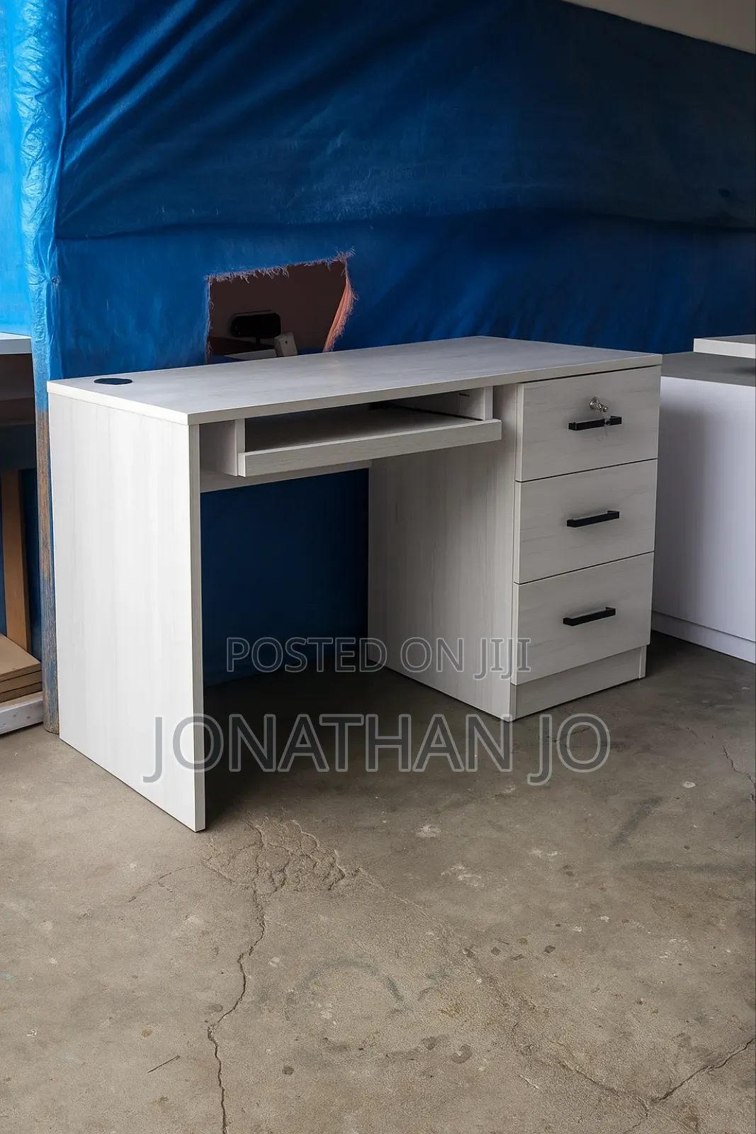 Mini Manager Desk