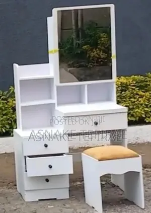 Photo - Reding Table