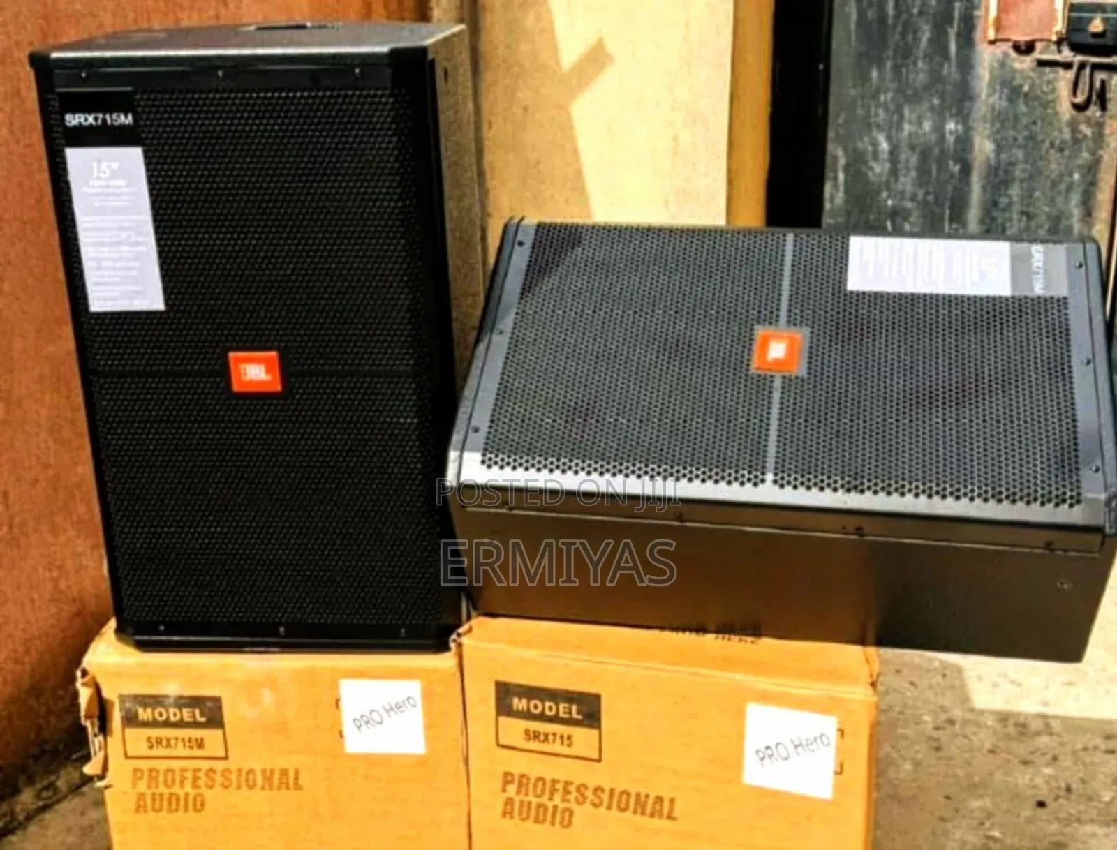 High Original JBL SRX 715 Tow-Way Speakeŕ