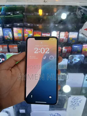 Photo - Apple iPhone XS Max 64 GB Gold