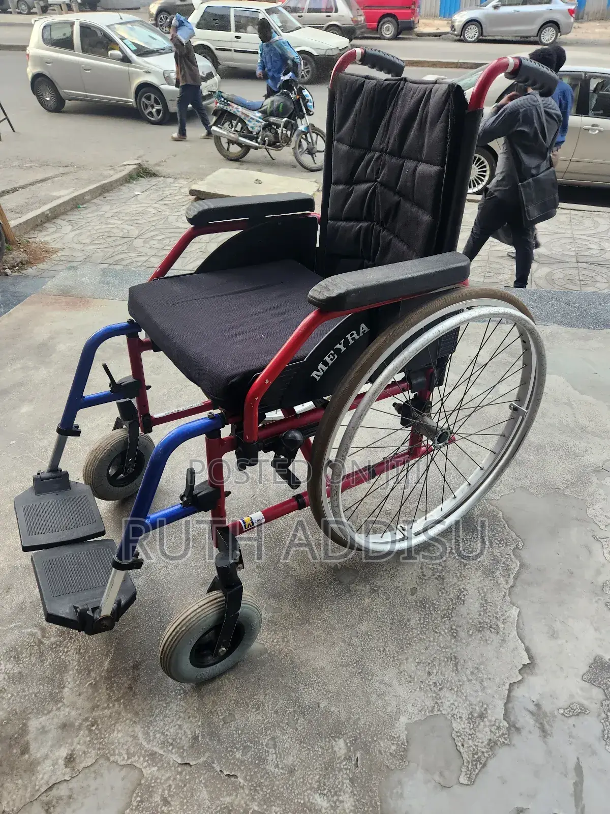 Foldable Comfy Cusion Wheelchair字樣wheelchair輕易wheelchair煞是wheelchair