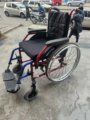 Photo - Foldable Comfy Cusion Wheelchair字樣wheelchair輕易wheelchair煞是wheelchair