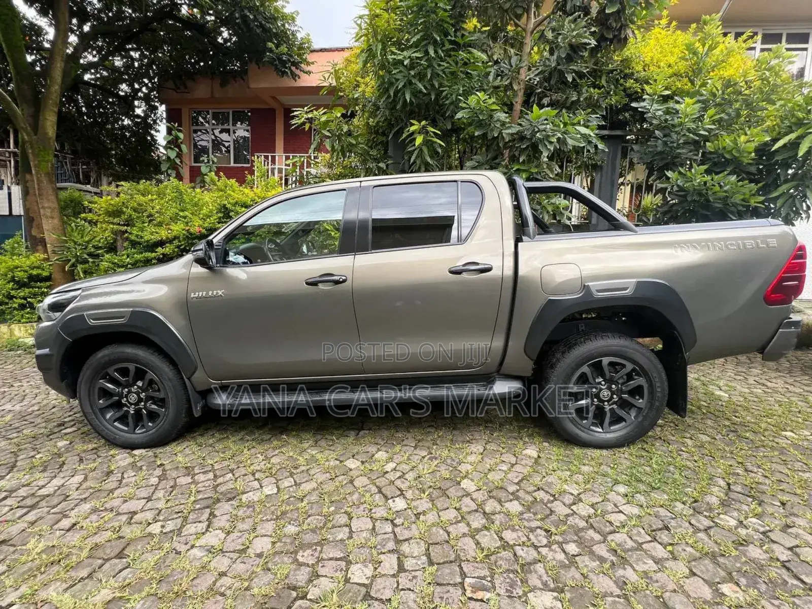 Toyota Hilux 2021 Gray