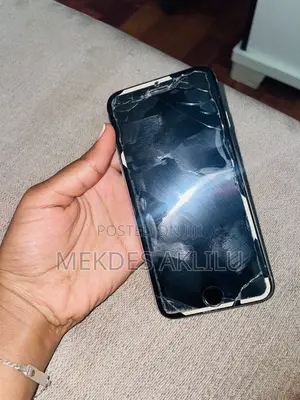 Photo - Apple iPhone 6 16 GB Silver