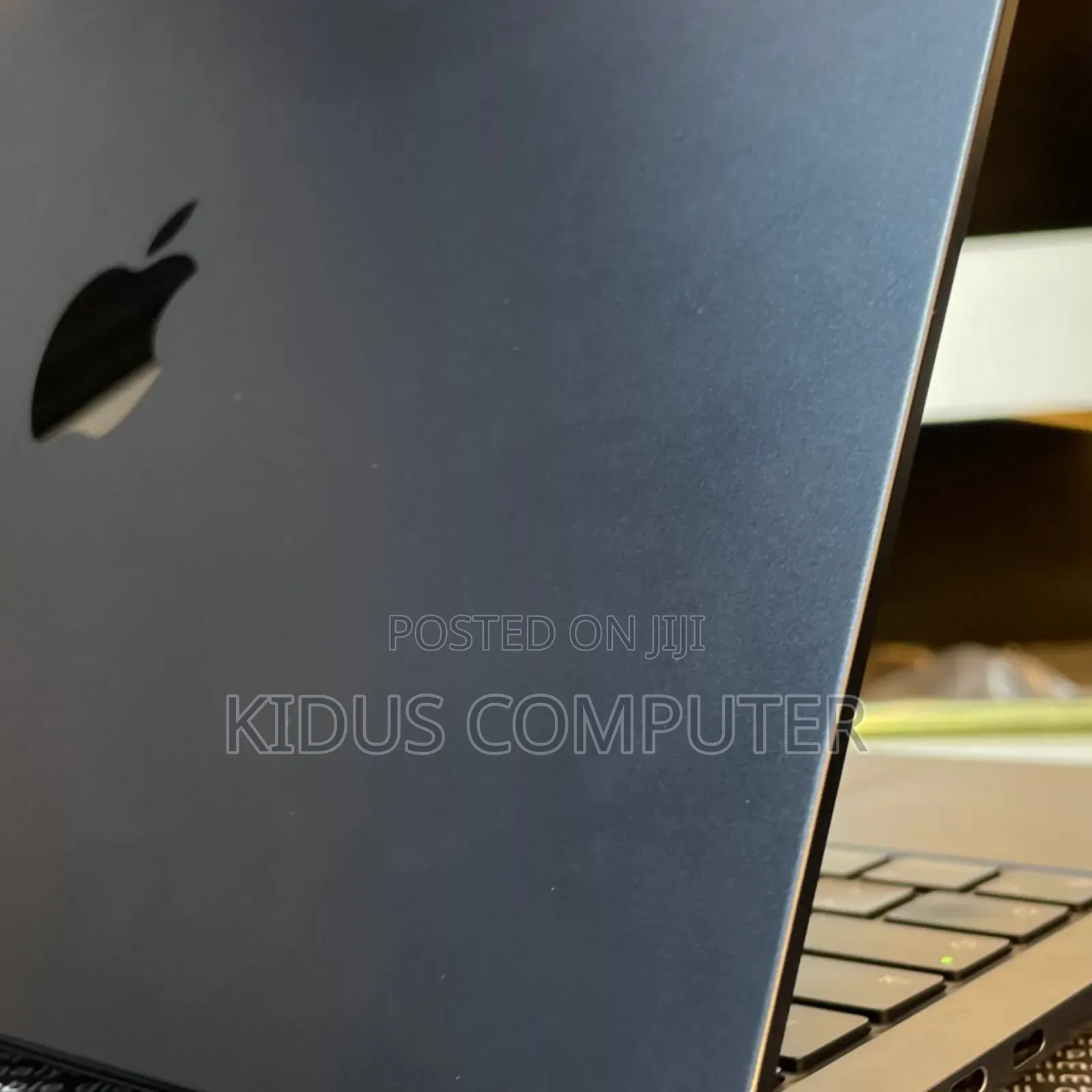 New Laptop Apple MacBook Air 2023 M2 24GB Apple M2 SSD 1T