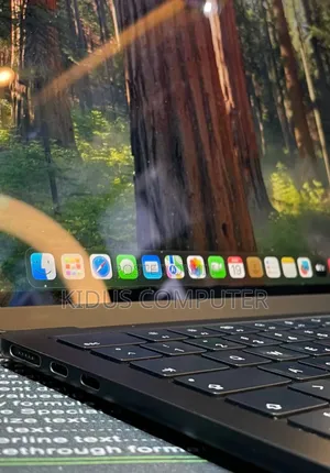 New Laptop Apple MacBook Air 2023 M2 24GB Apple M2 SSD 1T