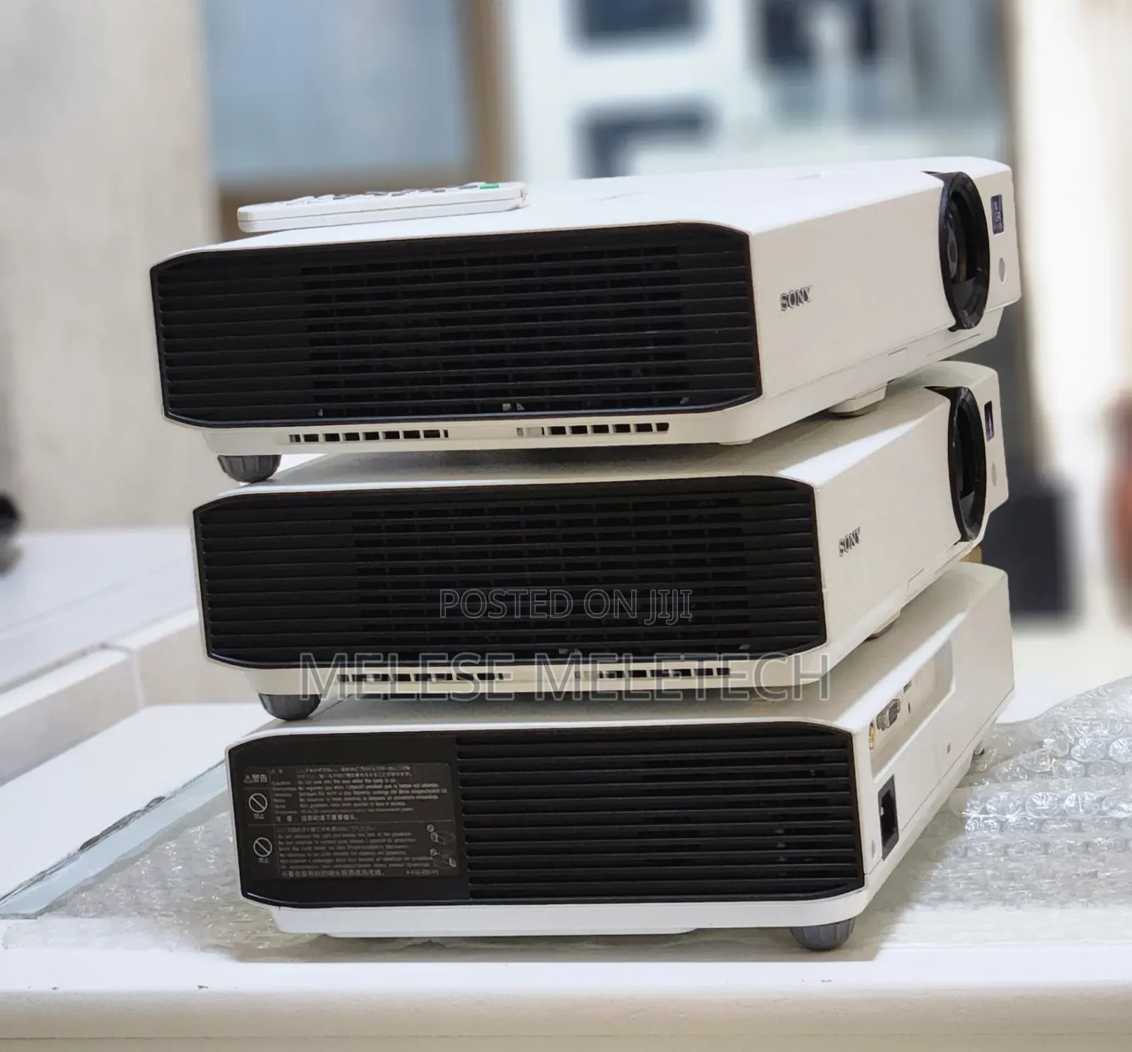 Sony VPL-Dx102 Projector