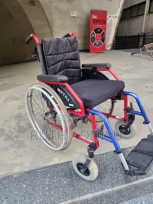 Photo - Foldable Comfy Wheelchair輕輕wheelchair癲馬wheelchair傳媒wheelchair Medical