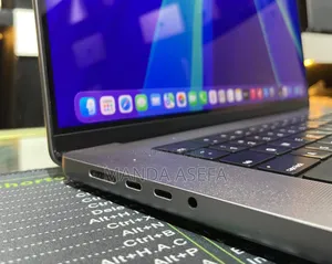 New Laptop Apple MacBook Pro 64GB Apple M1 Max SSD 1T