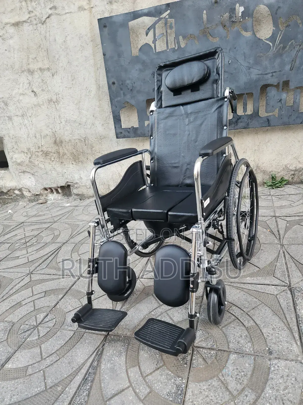 Commode Wheelchair轟隆wheelchair使用wheelchair麥田wheelchair恢宏wheelchair