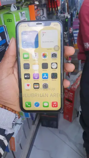 Photo - Apple XR 64 GB Black