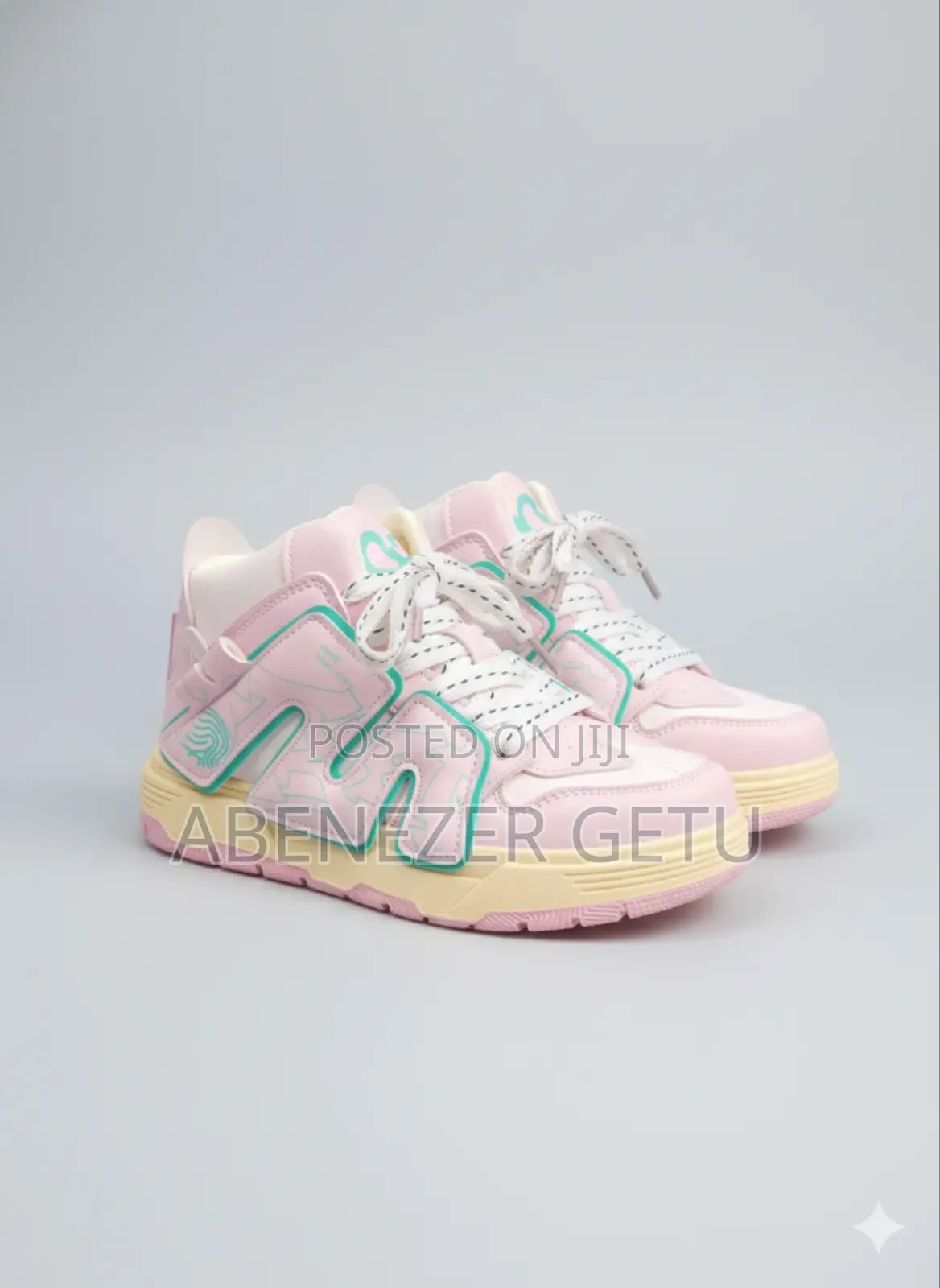 የልጆች ገራሚ ጫማ