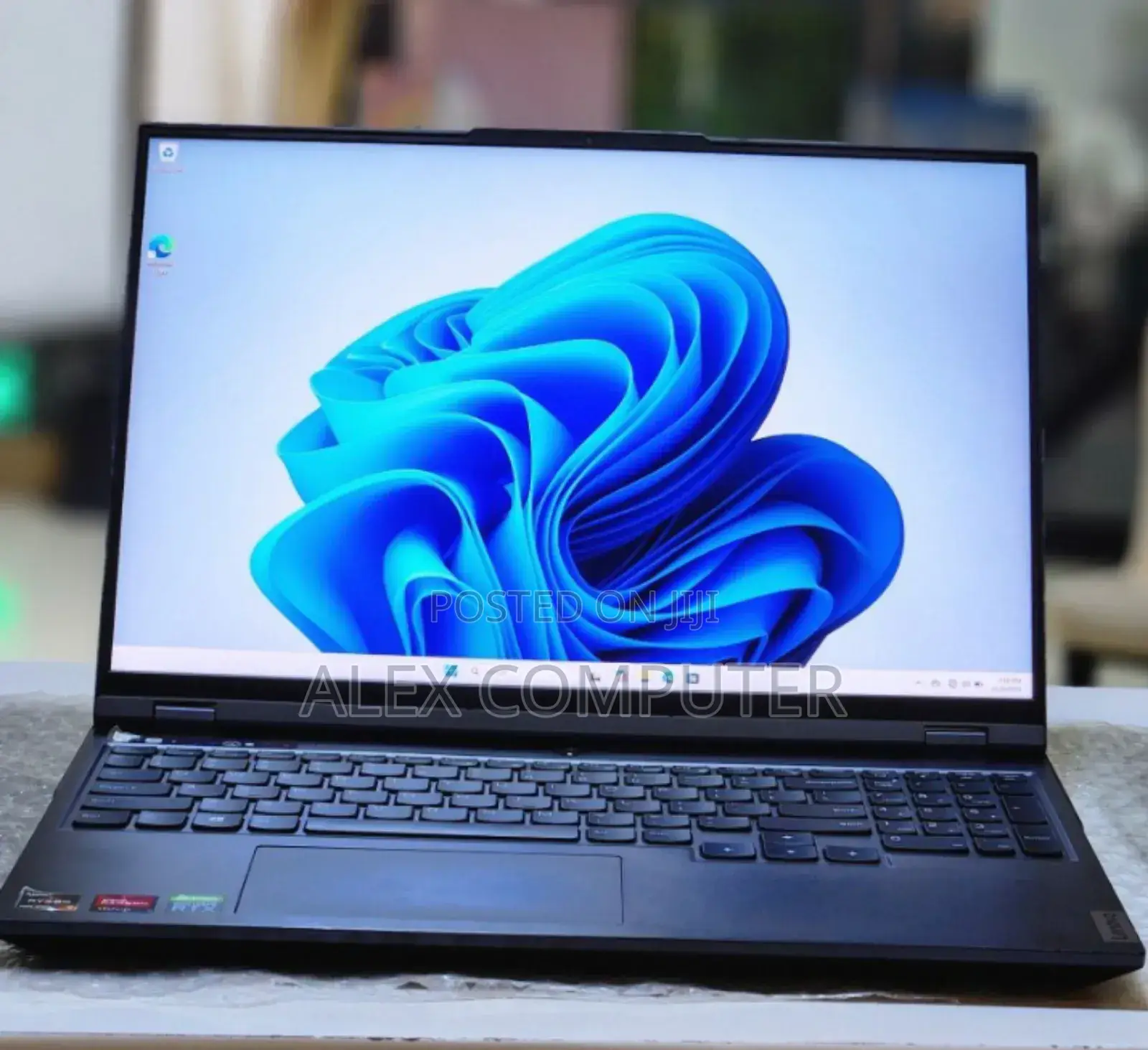 New Laptop Lenovo 16GB AMD Ryzen 7 SSD 1T