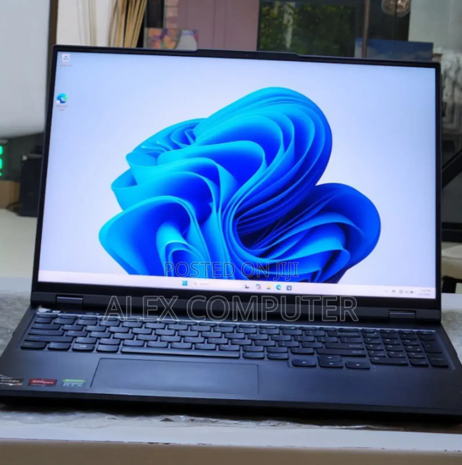 New Laptop Lenovo 16GB AMD Ryzen 7 SSD 1T