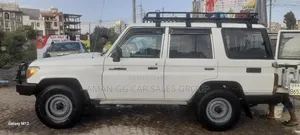 Toyota Land Cruiser 2016 White