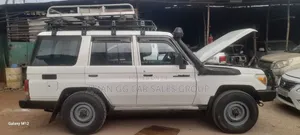 Photo - Toyota Land Cruiser 2016 White