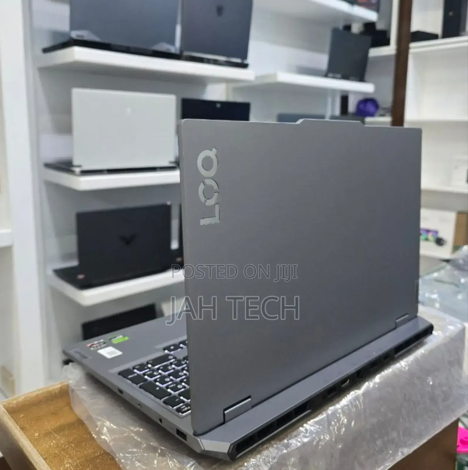 New Laptop Lenovo LOQ 15IRH8 16GB Intel Core I5 SSD 512GB