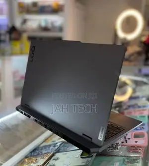 New Laptop Lenovo LOQ 15IRH8 16GB Intel Core I5 SSD 512GB