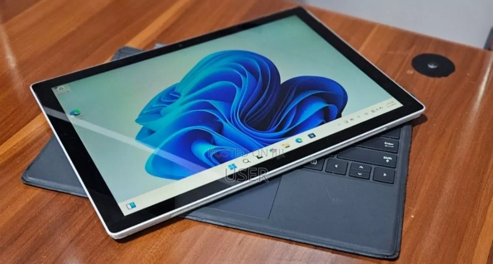 New Laptop Microsoft Surface Pro 7 8GB Intel Core I5 SSD 128GB