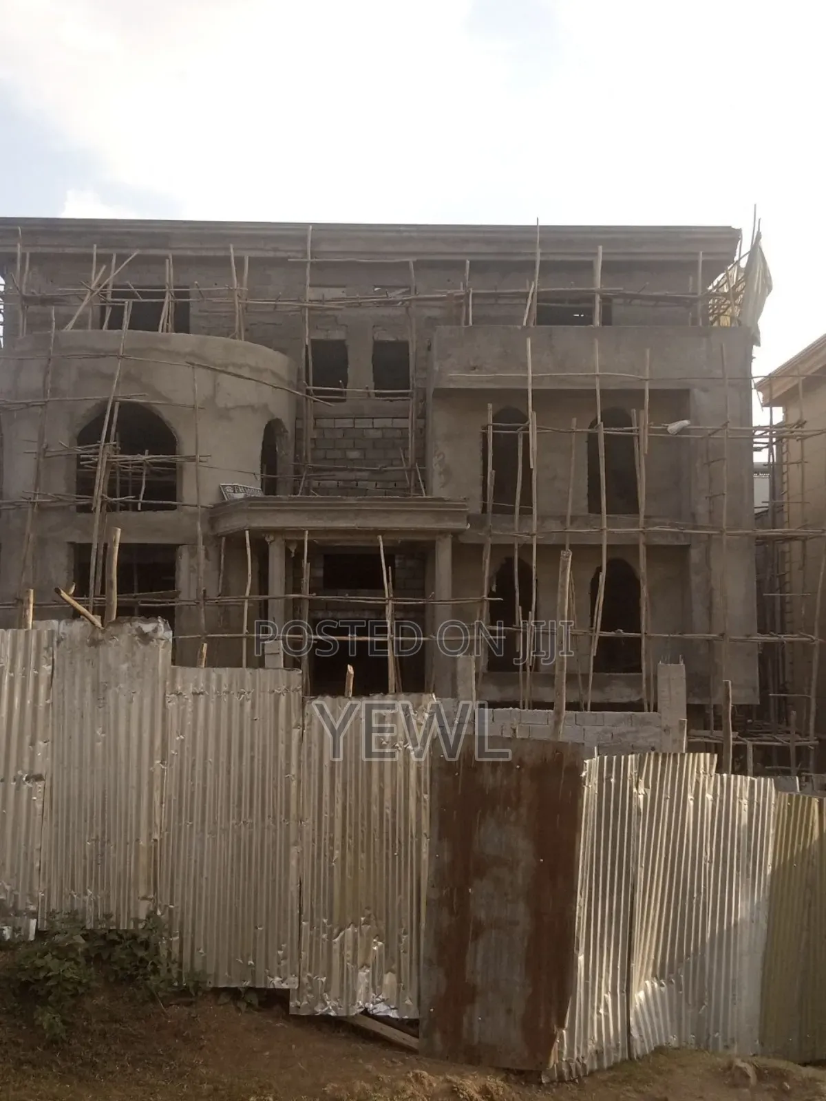 7bdrm House in Yeka for sale