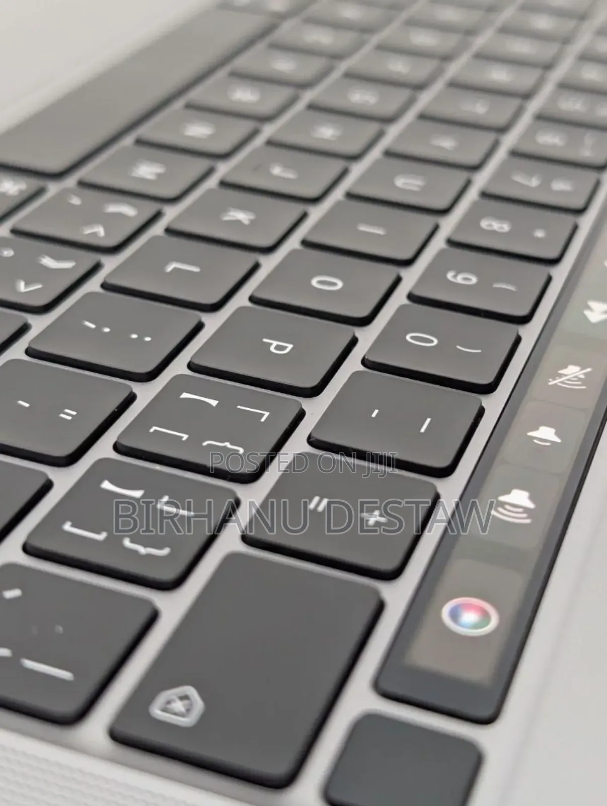 New Laptop Apple MacBook Pro 2022 M2 8GB Apple M2 SSD 256GB