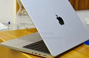 New Laptop Apple MacBook Pro M1 16GB Apple M1 Pro SSD 1T