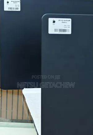 New Laptop Apple MacBook Air 2022 M2 16GB Apple M3 Pro SSD 256GB