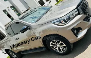 Toyota Hilux 2020 Brown