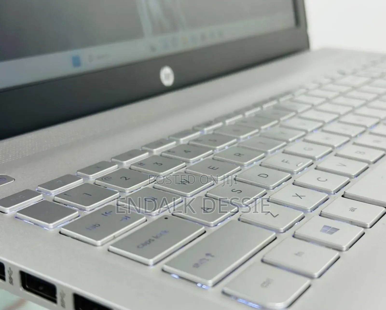 New Laptop HP 8GB Intel Core I5 SSD 1T