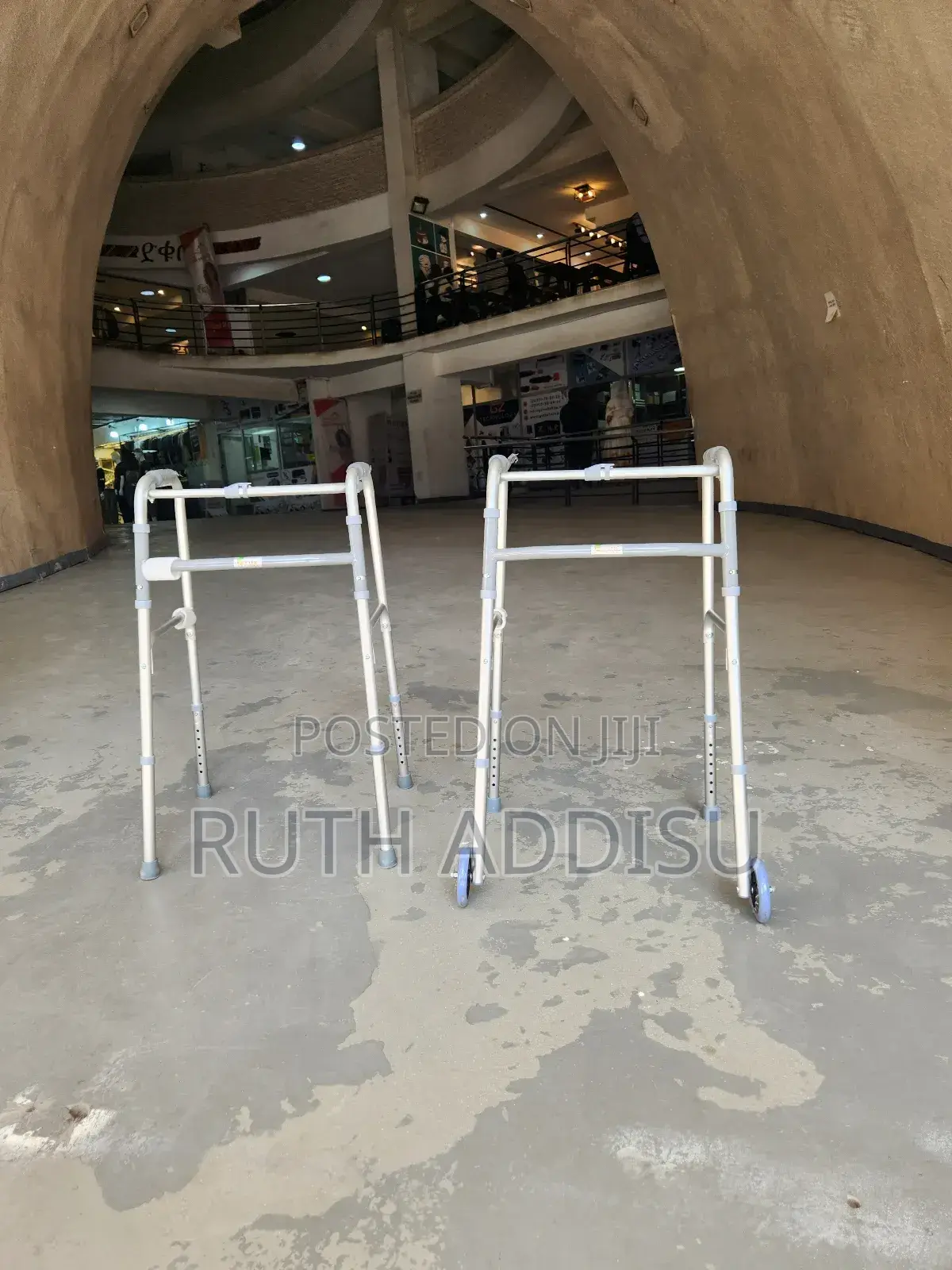 Almunium Stainless Walker較大walking Aid輕微brand New Walker朱槿walker Med