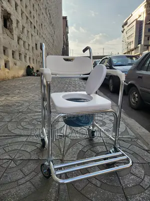 Photo - Commode Wheelchair朱諾wheelchair奔馳wheelchair建立wheelchair老公wheelchair