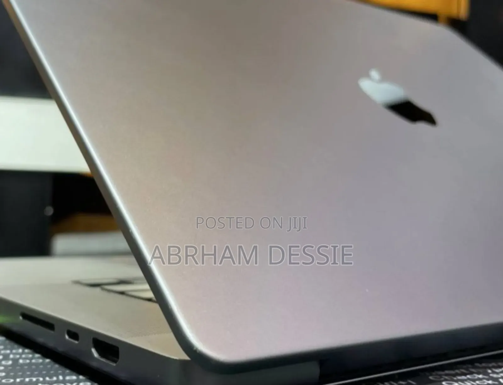 New Laptop Apple MacBook Pro M1 32GB Apple M1 Pro SSD 512GB