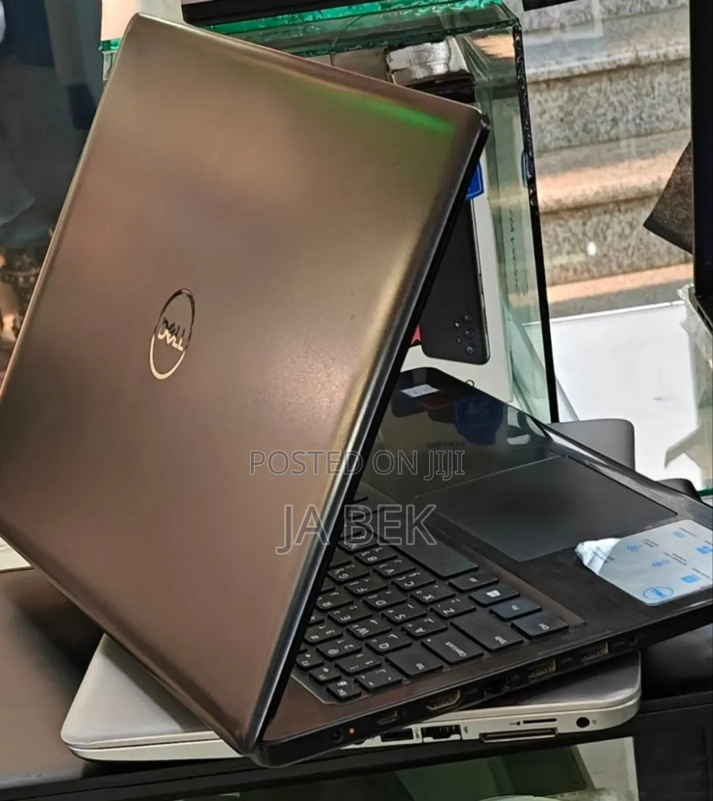 New Laptop Dell Inspiron 15 8GB Intel Core I7 SSD 1T