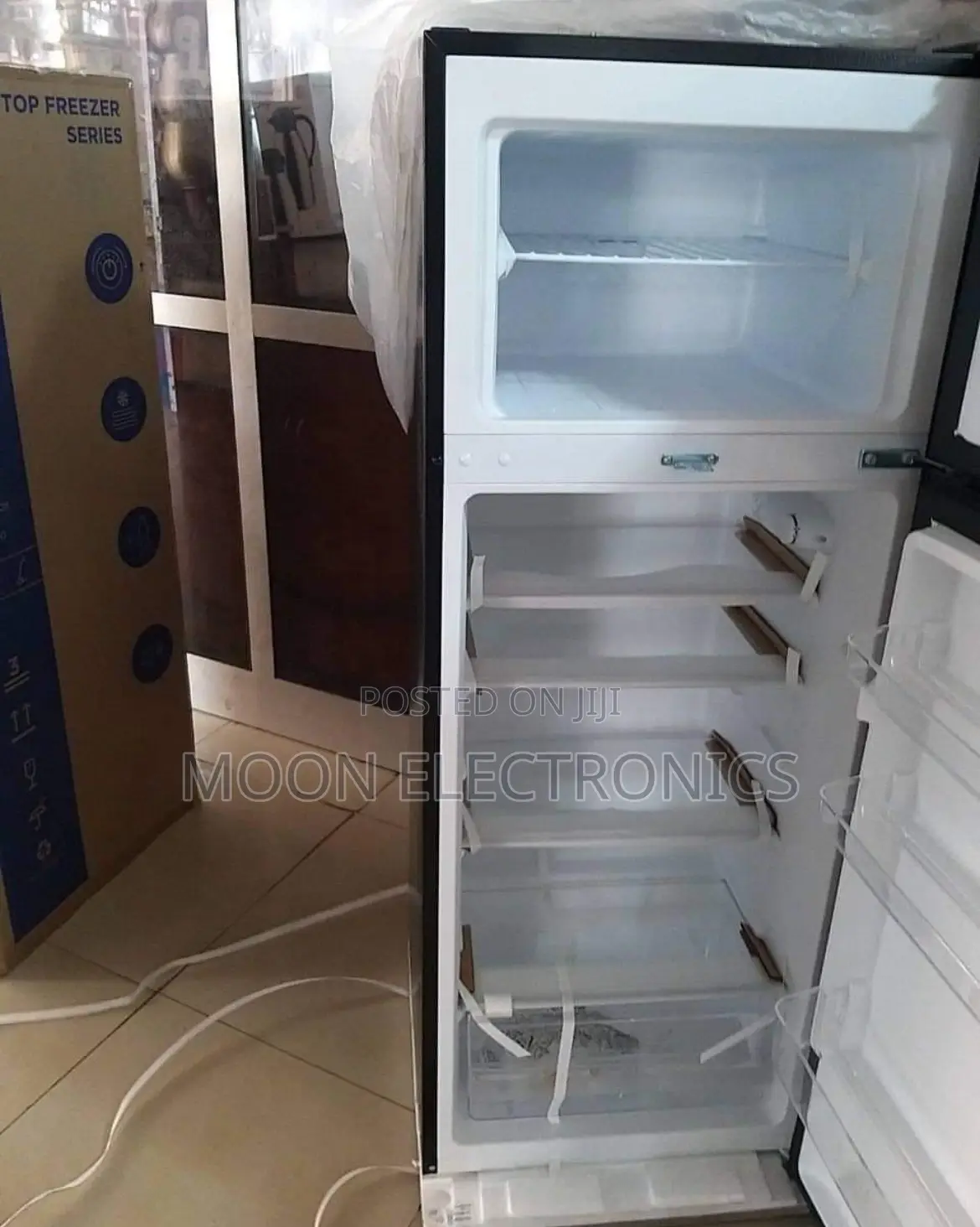  Midea 294 L Refrigerator – Spacious, Efficient Smart Cooling!