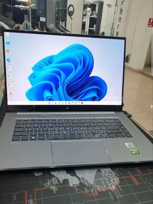 New Laptop HP ZBook Firefly 15 G7 16GB Intel Core I7 SSD 1T