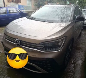 Volkswagen ID.6 2025 Gold