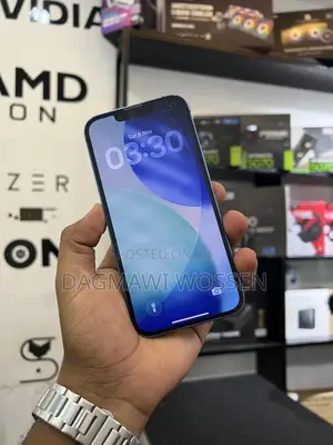 Photo - Apple iPhone 13 128 GB Blue