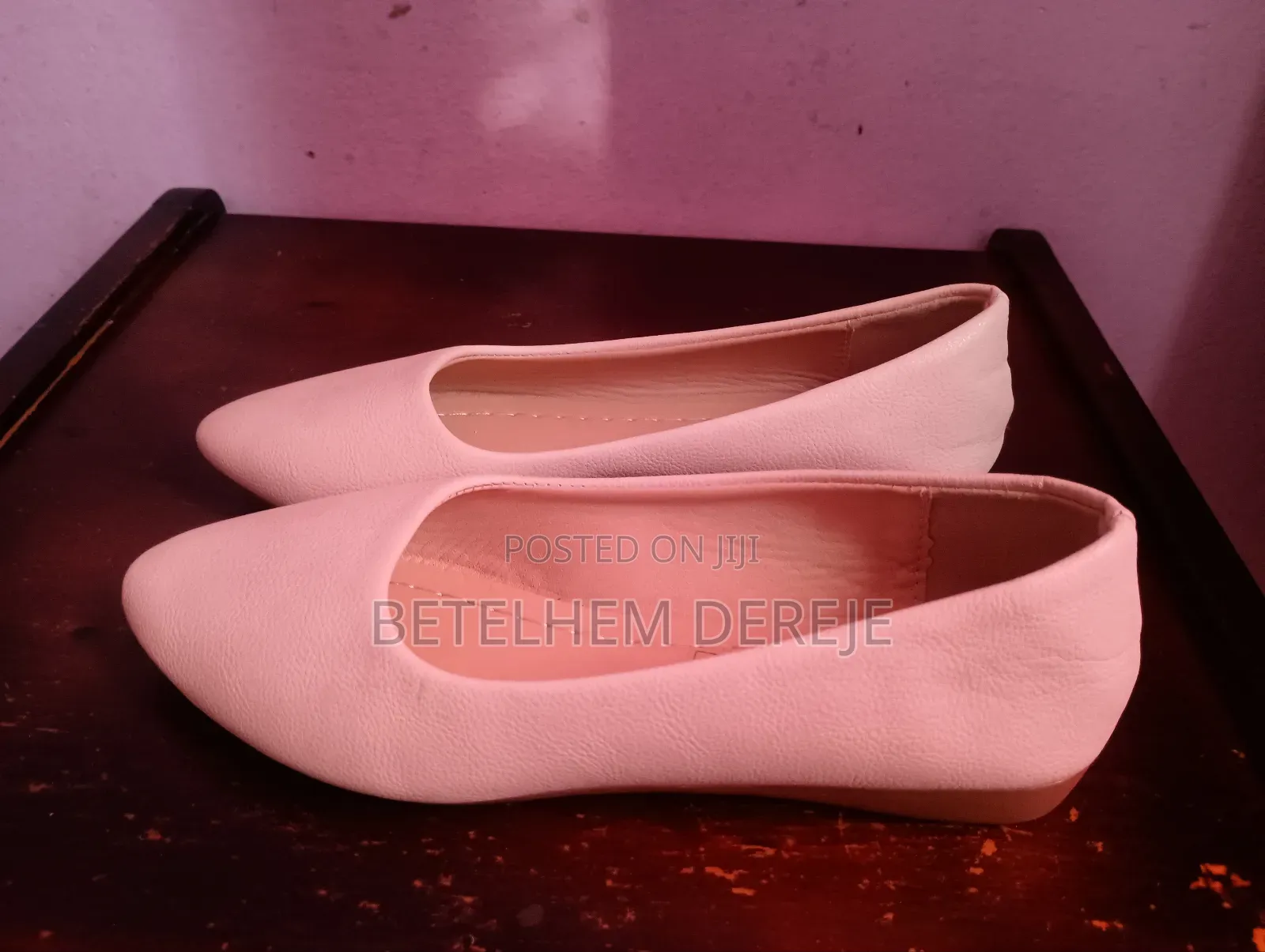 Brand New Sifayf Flat Shoe