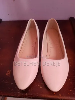 Brand New Sifayf Flat Shoe