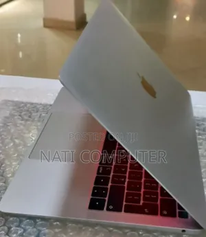 New Laptop Apple MacBook 2018 8GB Intel Core I5 SSD 128GB